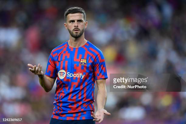 Miralem Pjanic of Barcelona during the warm-up before the Joan Gamper Trophy, friendly presentation match between FC Barcelona and Pumas UNAM at...