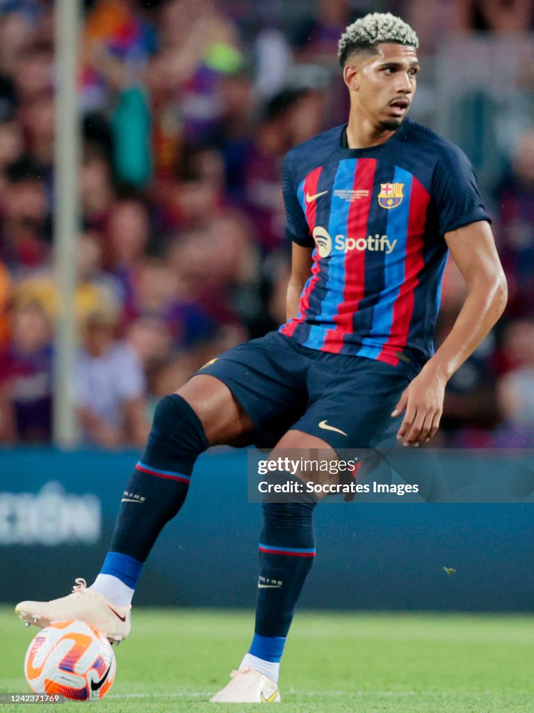 Ronald Araujo of FC Barcelona during the Club Friendly match between... News Photo - Getty Images Ronald Araujo of FC Barcelona during the Club Friendly match between... News Photo - Getty Images