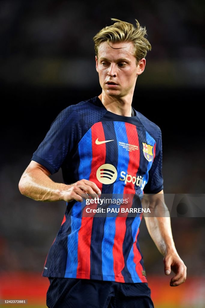 Barcelona's Dutch midfielder Frenkie De Jong reacts during the 57th... News  Photo - Getty Images