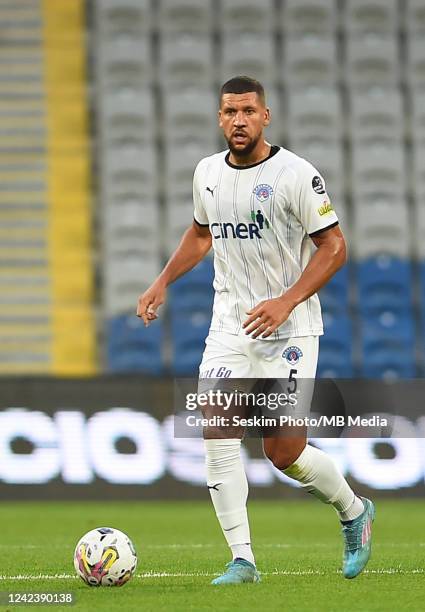 Jeffrey Bruma of Kasimpasa controls the ball during the Super Lig match between Istanbul Basaksehir and Kasimpasa SK at Basaksehir Fatih Terim...