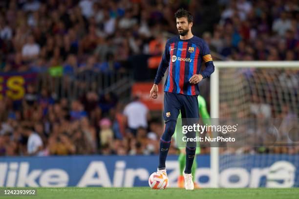 Gerard Pique of Barcelona controls the ball during the Joan Gamper Trophy, friendly presentation match between FC Barcelona and Pumas UNAM at Spotify...