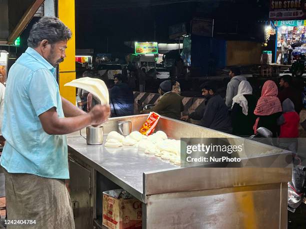 Parotta Chef Parotta Preparation Photos and Premium High Res Pictures - Getty Images