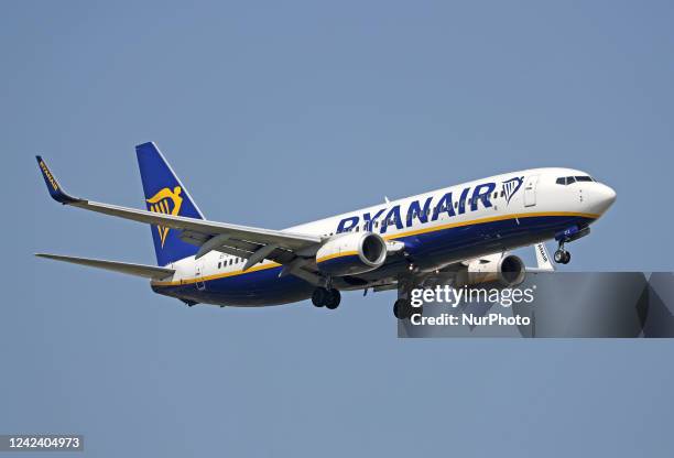 The strike of the cabin crew of the Ryanair company continues to affect Spanish airports. Ten airports have suffered delays and cancellations, mainly...