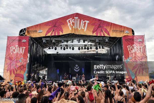 General view of the audience and the stage during the band "Doctor Prats" performance at the Festiuet 2022 Festival on Sant Salvador Beach in...