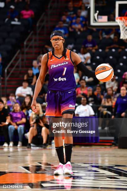 Diamond DeShields of the Phoenix Mercury dribbles the ball during the game against the Minnesota Lynx on August 10, 2022 at Footprint Center in...