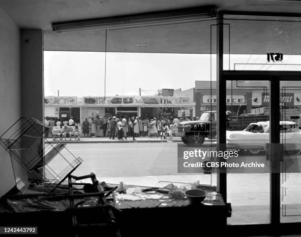 59 Riot Aftermath 229 1965 Watts Riots Photos & High Res Pictures - Getty Images
