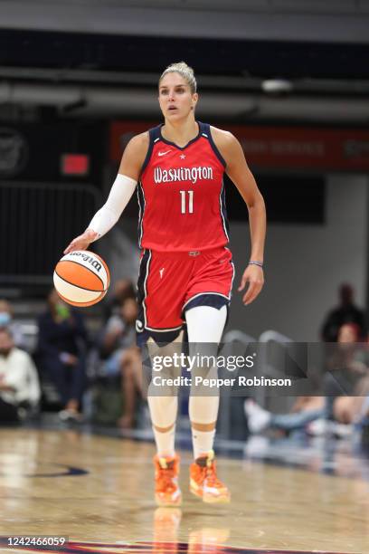 Elena Delle Donne of the Washington Mystics dribbles the ball during the game against the Indiana Fever on August 12, 2022 at the Gainbridge...