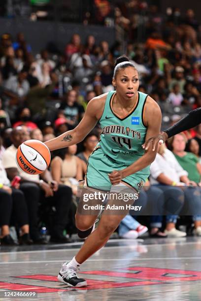 Betnijah Laney of the New York Liberty handles the ball during the game against the Atlanta Dream on August 12, 2022 at Gateway Center Arena in...