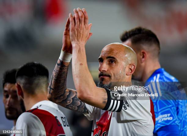 Javier Pinola of River Plate greets the fans after winning a Liga Profesional 2022 match between River Plate and Newell's Old Boys at Estadio...