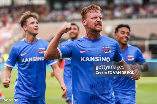 Alkmaar's Dutch midfielder Dani de Wit celebrates his team's second goal during the Dutch league Eredivisie football match between Sparta Rotterdam...