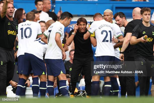 Antonio Conte the manager / head coach of Tottenham Hotspur instructs his players during the Premier League match between Chelsea FC and Tottenham...