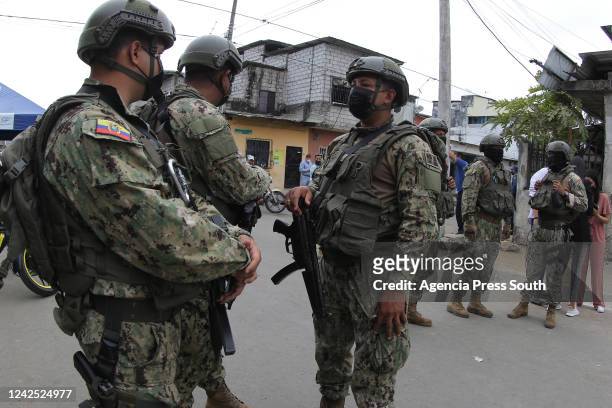 Soldiers patrol the Cristo del Consuelo sector on the first day of the state of emergency after a bomb exploded yesterday on August 15, 2022 in...