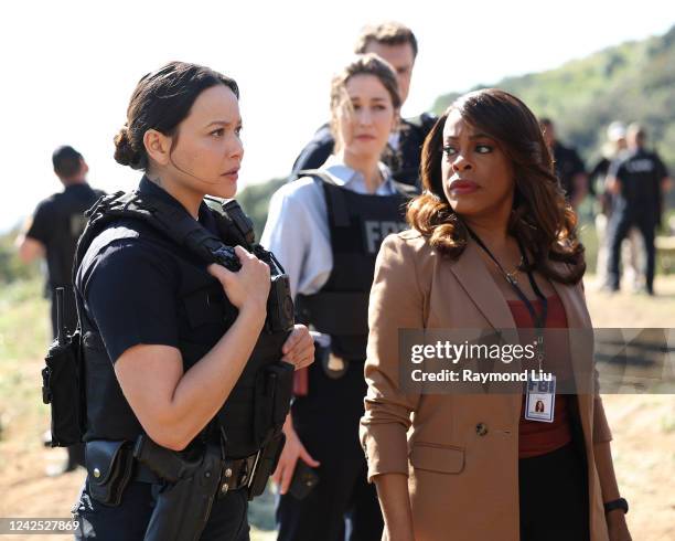 Fbi Rookie THE ROOKIE - Enervo The team alongside the LA Division of the FBI are ...