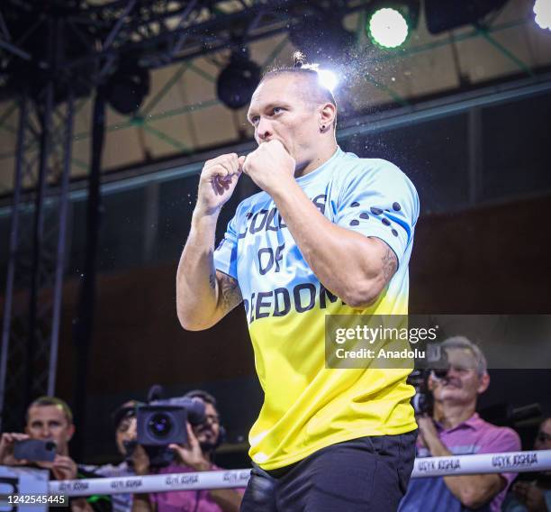 Ukrainian boxer Oleksandr Usyk attends a training session at Club Saudi Arabian Airlines prior to his boxing match with British boxer Anthony Joshua...