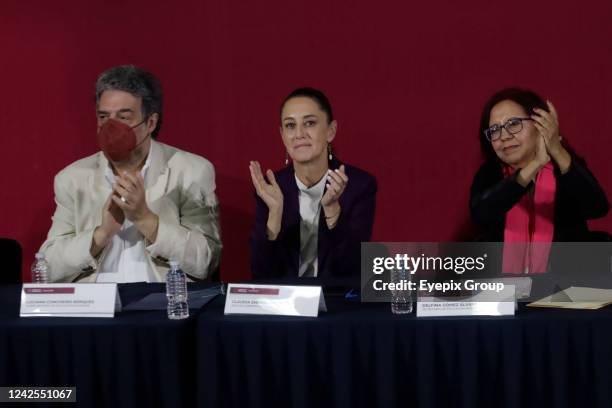 The undersecretary of Higher Education, Luciano Concheiro Bórquez; the head of the Mexico City Government, Claudia Sheinbaum and Leticia Ramírez,...