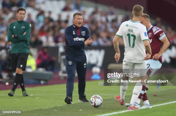 West Ham United coach Billy McKinlay during the Europa Conference League Play-off First Leg match between West Ham United and Viborg FF at London...