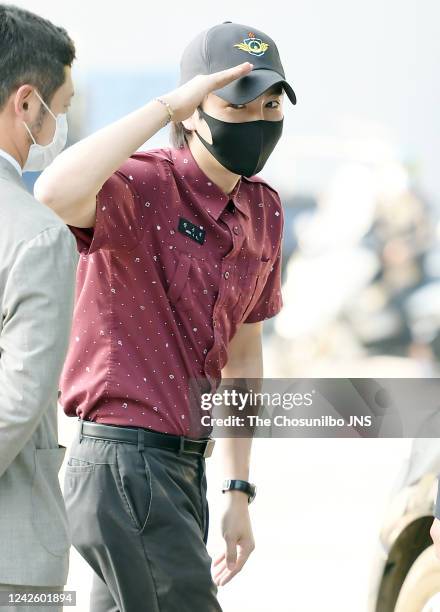 Actor Jang Geun-Suk is discharged from military service at Seoul Metropolitan Fire and Disaster Management Headquarters on May 29, 2020 in Seoul,...