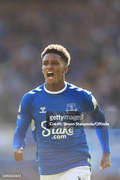 Demarai Gray of Everton celebrates after scoring their 1st goal during the Premier League match between Everton FC and Nottingham Forest at Goodison...