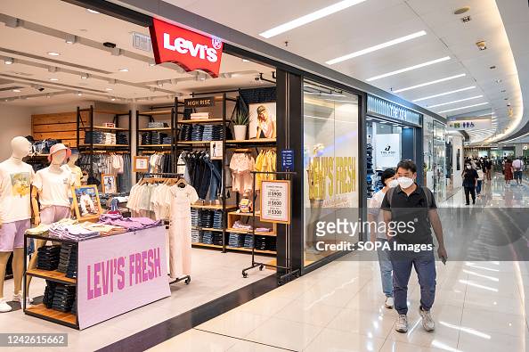 1,901 Shop Levis Photos and Premium High Res Pictures - Getty Images