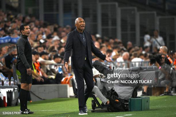 Nantes' French coach Antoine Kombouare reacts during the French L1 football match between Olympique Marseille and FC Nantes at Stade Velodrome in...