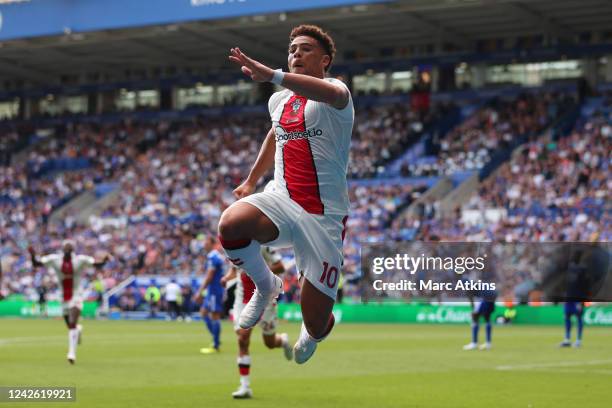 Che Adams of Southampton celebrates scoring his 2nd goal during the Premier League match between Leicester City and Southampton FC at The King Power...