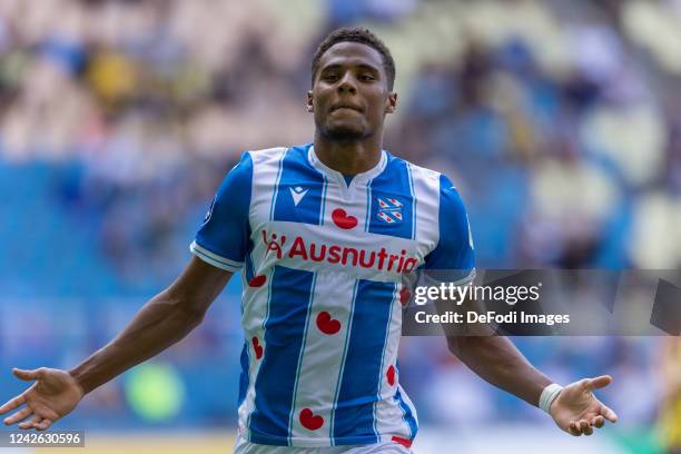 Amin Sarr of SC Heerenveen celebrating his goal during the Dutch Eredivisie match between SBV Vitesse and sc Heerenveen at Gelredome on August 20,...