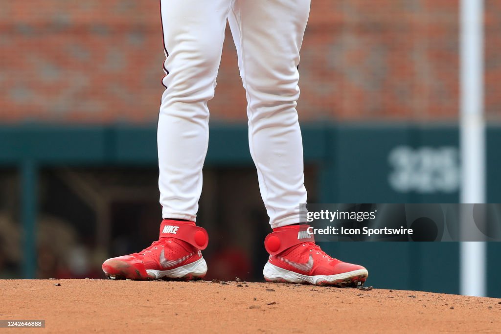 Atlanta Braves starting pitcher Spencer Strider begins his pitching ...