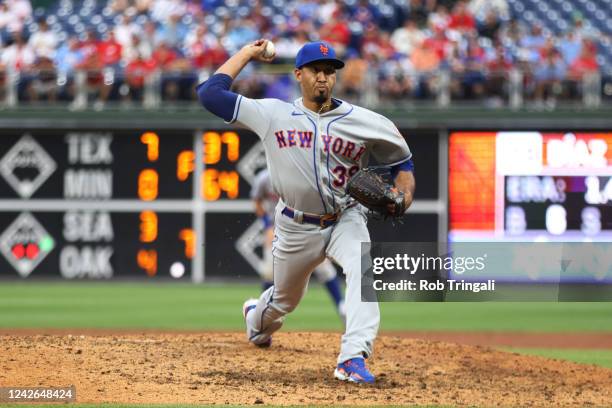 Edwin Díaz of the New York Mets pitches in ninth inning during the game between the New York Mets and the Philadelphia Phillies at Citizens Bank Park...