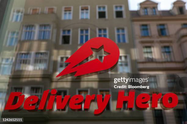 Dher Delivery Hero Photos and Premium High Res Pictures - Getty Images