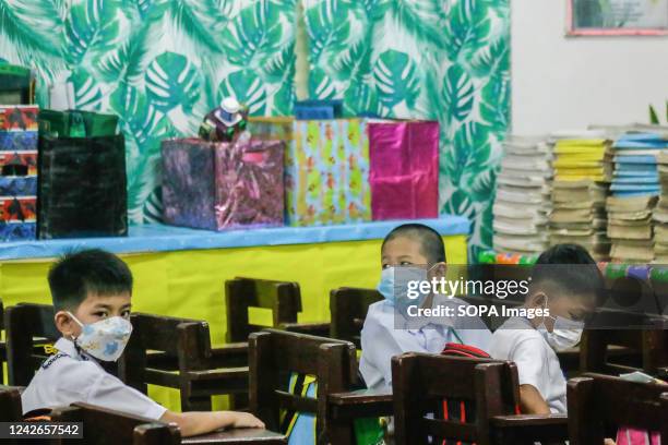 Class In Philippines 7,051 Philippine Education Stock Photos, High-Res Pictures, and Images ...