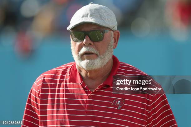 Tampa Bay Buccaneers Senior Advisor to the General Manager Bruce Arians walks onto the field before the Tampa Bay Buccaneers-Tennessee Titans...