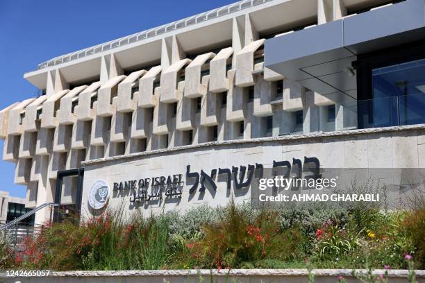 This picture taken on August 23, 2022 shows a view of the exterior of the headquarters of the Bank of Israel, the country's central bank, in Kiryat...
