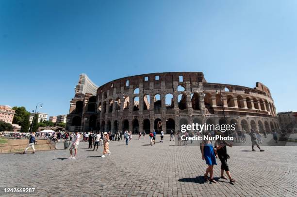 Tourists in downtown Rome, Italy, 23 August 2022. According to the Italian tourism body 'CNA Turismo e Commercio', Italy's mid-August Ferragosto...