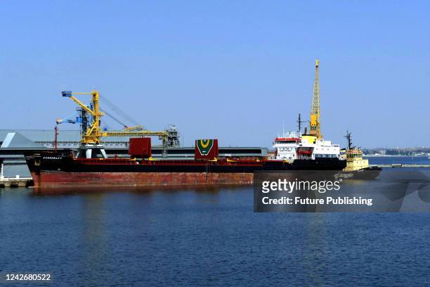 Bulk carrier KUBROSLI Y gets loaded with Ukrainian wheat in the port of Odesa, southern Ukraine.