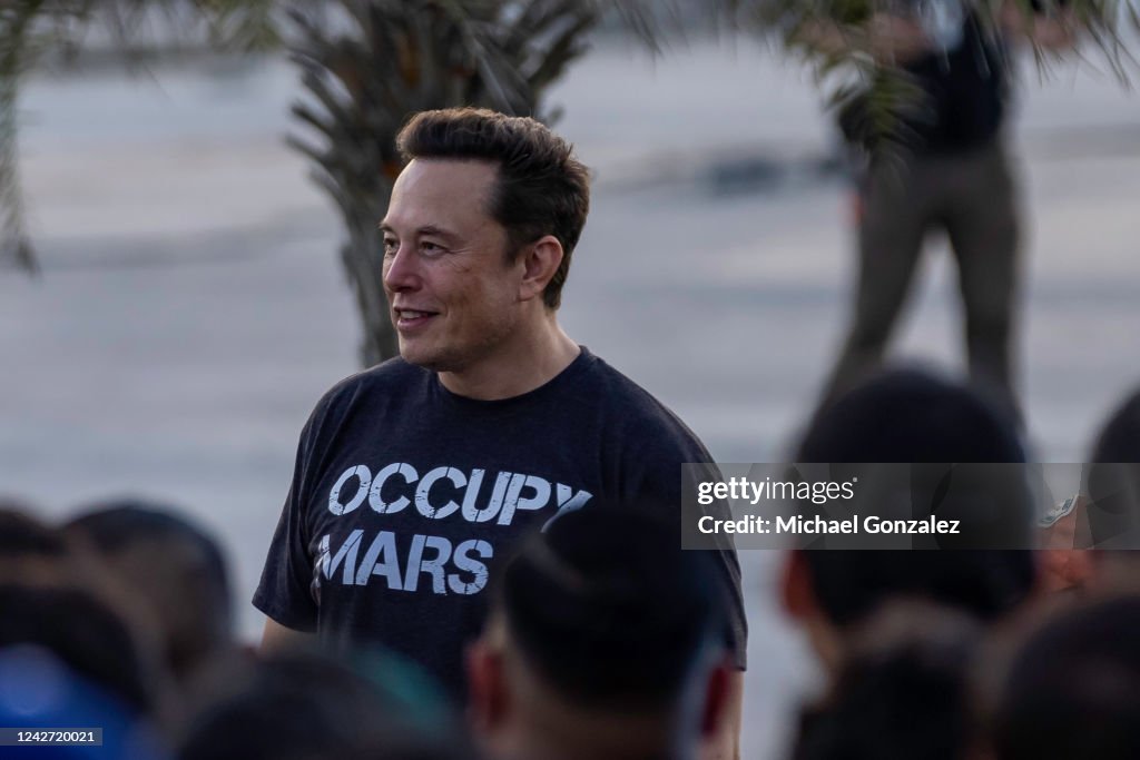 SpaceX And T-Mobile Hold Joint Event In Texas