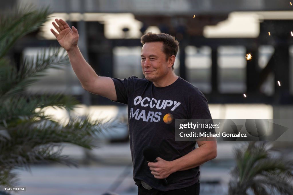 SpaceX And T-Mobile Hold Joint Event In Texas