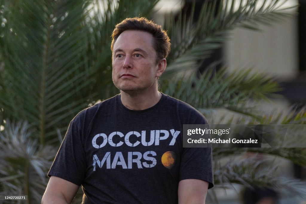 SpaceX And T-Mobile Hold Joint Event In Texas