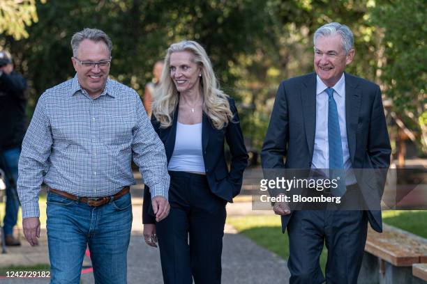 Jerome Powell, chairman of the US Federal Reserve, from right, Lael Brainard, vice chair of the board of governors for the Federal Reserve System,...