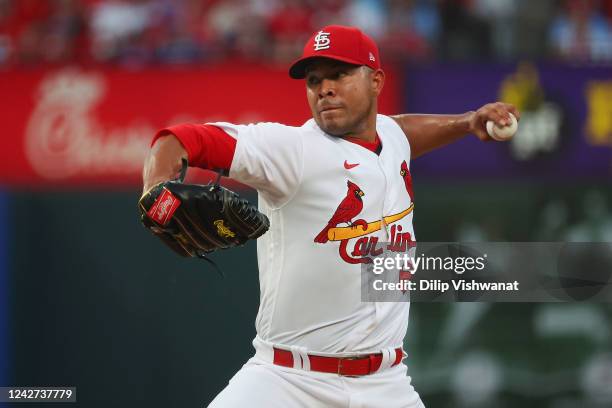 Jose Quintana of the St. Louis Cardinals delivers a pitch against the Atlanta Braves in the first inning at Busch Stadium on August 26, 2022 in St...