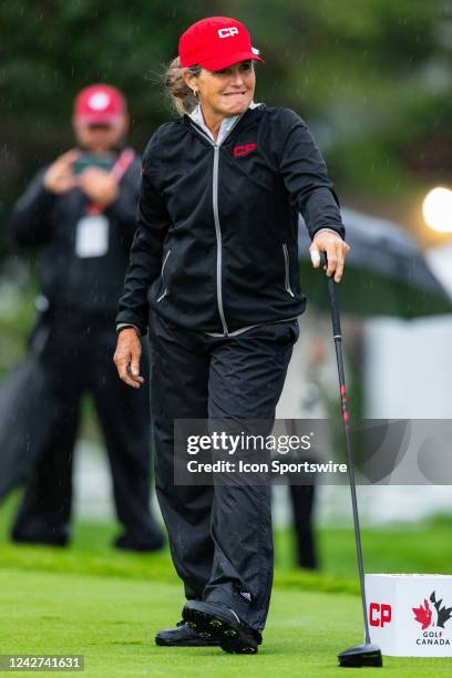 Lorie Kane of Canada watches her tee shot on the 1st hole during the second round of the CP Womens Open on August 26 at The Ottawa Hunt and Golf Club...