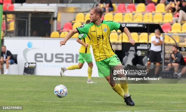 Marcel Seegert of Mannheim controls the ball during the 3. Liga match between SV 07 Elversberg and SV Waldhof Mannheim at Ursapharmarena on August...