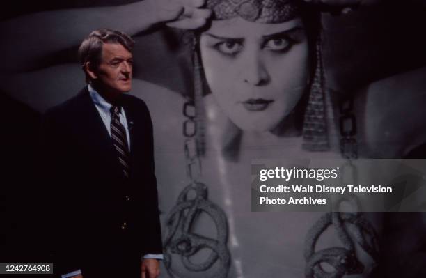 Los Angeles, CA host Hal Holbrook appearing on the ABC tv series 'Omnibus'.