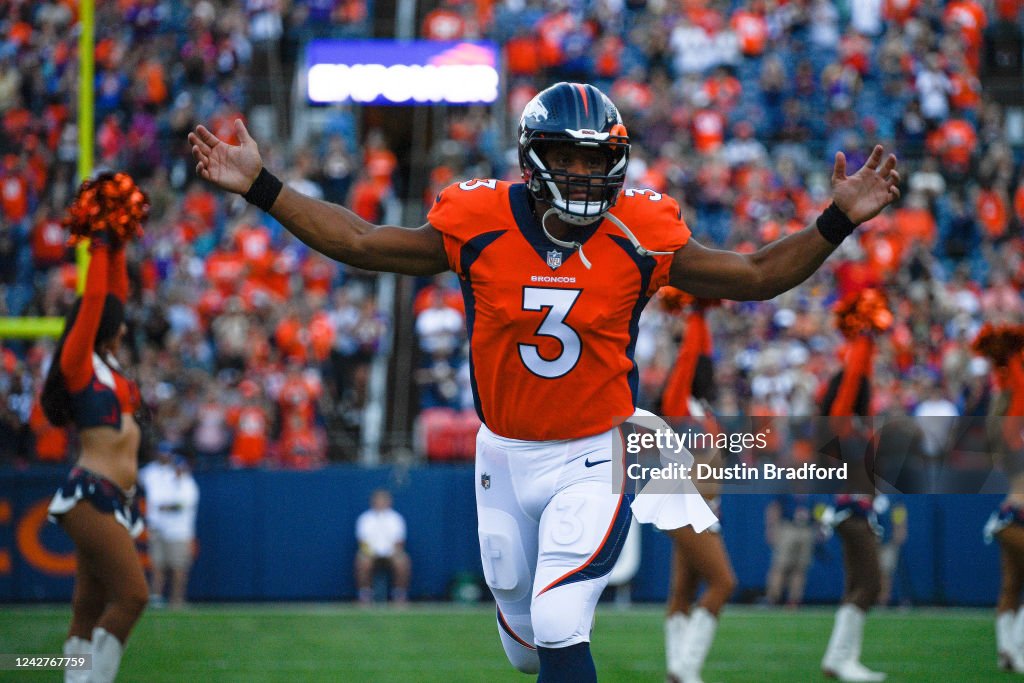 Minnesota Vikings v Denver Broncos