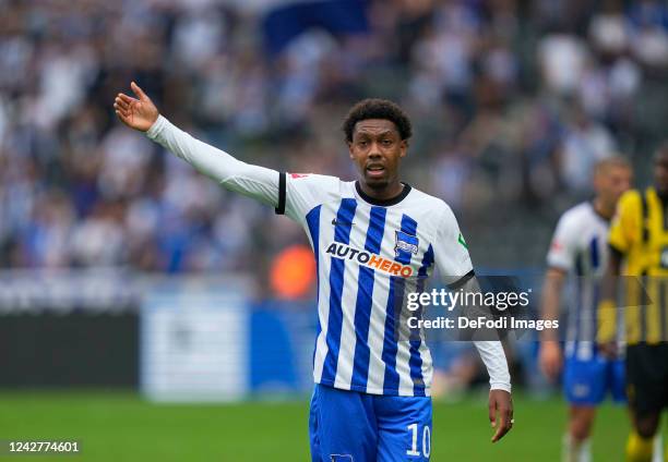 Jean-Paul Boetius of Hertha BSC looks on during the Bundesliga match between Hertha BSC and Borussia Dortmund at Olympiastadion on August 27, 2022 in...