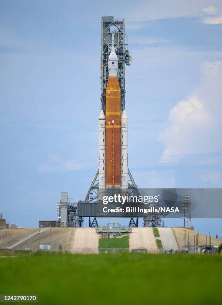 Nasa Rocket Photos and Premium High Res Pictures - Getty Images