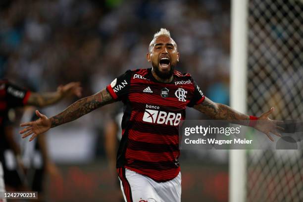 Arturo Vidal of Flamengo celebrates after scoring the first goal of his team during the match between Botafogo and Flamengo as part of Brasileirao...