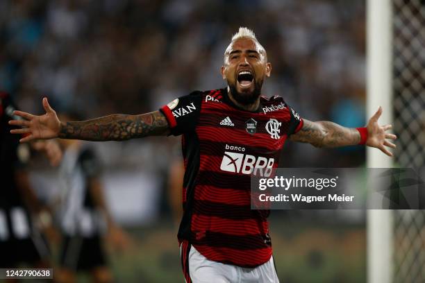 Arturo Vidal of Flamengo celebrates after scoring the first goal of his team during the match between Botafogo and Flamengo as part of Brasileirao...