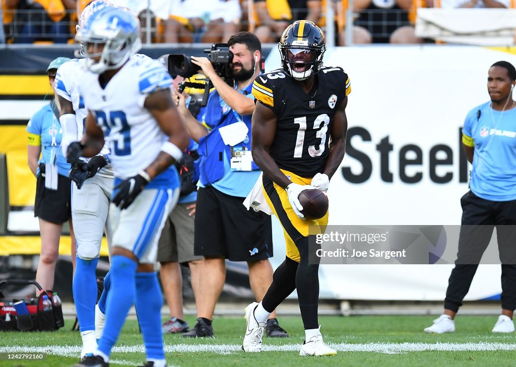 Miles Boykin of the Pittsburgh Steelers reacts after a first down