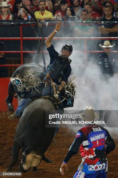 Barrtos Rodeo 31 Peao Stock Photos, High-Res Pictures, and Images - Getty Images