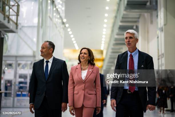 Vice President Kamala Harris and Second Gentleman Doug Emhoff tour Artemis II and Artemis III hardware at the High Bay Operations and Checkout...